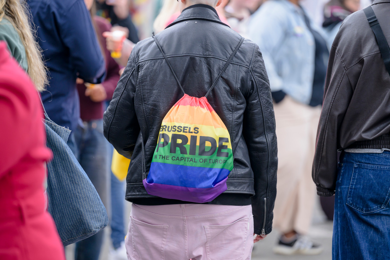 Bruxelles, 16/05/2026 - La pride fête ses 30 ans: Trente ans de luttes, de fierté et de visibilisation de la communauté LGBTQIA+. Le thème choisi pour 2026 reflète les enjeux d'un monde sous tension : When Times Get Darker, We Shine Brighter. Un message puissant et fédérateur, plus nécessaire que jamais dans un contexte international troublé où les droits de la communauté LGBTQIA+ sont constamment remis en cause.