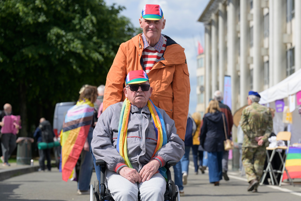 Bruxelles, 16/05/2026 - La pride fête ses 30 ans: Trente ans de luttes, de fierté et de visibilisation de la communauté LGBTQIA+. Le thème choisi pour 2026 reflète les enjeux d'un monde sous tension : When Times Get Darker, We Shine Brighter. Un message puissant et fédérateur, plus nécessaire que jamais dans un contexte international troublé où les droits de la communauté LGBTQIA+ sont constamment remis en cause.