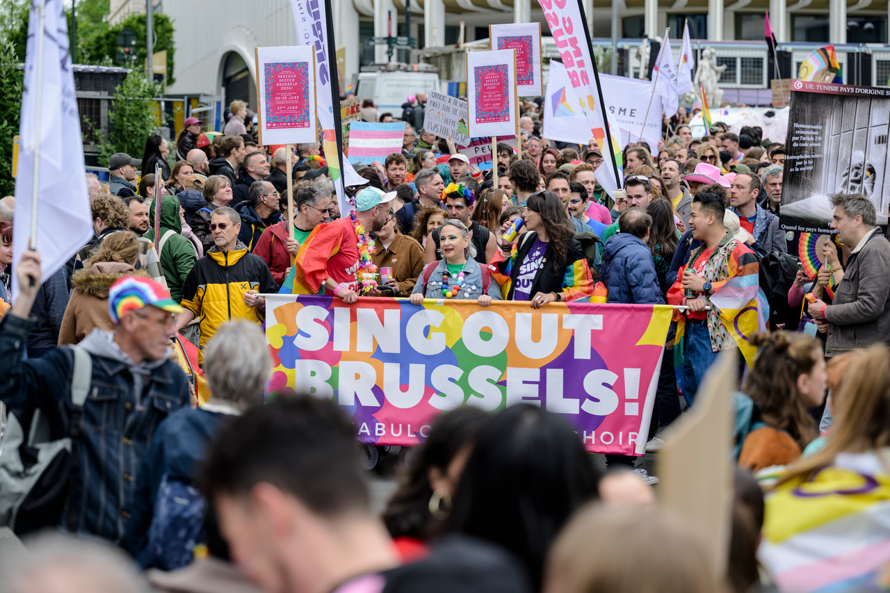 Bruxelles, 16/05/2026 - La pride fête ses 30 ans: Trente ans de luttes, de fierté et de visibilisation de la communauté LGBTQIA+. Le thème choisi pour 2026 reflète les enjeux d'un monde sous tension : When Times Get Darker, We Shine Brighter. Un message puissant et fédérateur, plus nécessaire que jamais dans un contexte international troublé où les droits de la communauté LGBTQIA+ sont constamment remis en cause.