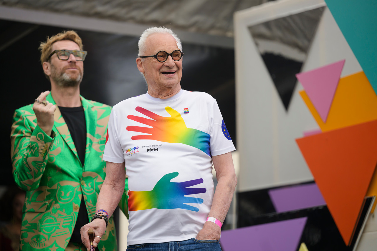 Bruxelles, 16/05/2026 - La pride fête ses 30 ans: Trente ans de luttes, de fierté et de visibilisation de la communauté LGBTQIA+. Le thème choisi pour 2026 reflète les enjeux d'un monde sous tension : When Times Get Darker, We Shine Brighter. Un message puissant et fédérateur, plus nécessaire que jamais dans un contexte international troublé où les droits de la communauté LGBTQIA+ sont constamment remis en cause.