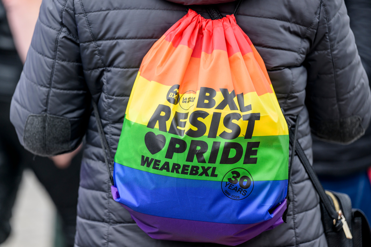 Bruxelles, 16/05/2026 - La pride fête ses 30 ans: Trente ans de luttes, de fierté et de visibilisation de la communauté LGBTQIA+. Le thème choisi pour 2026 reflète les enjeux d'un monde sous tension : When Times Get Darker, We Shine Brighter. Un message puissant et fédérateur, plus nécessaire que jamais dans un contexte international troublé où les droits de la communauté LGBTQIA+ sont constamment remis en cause.